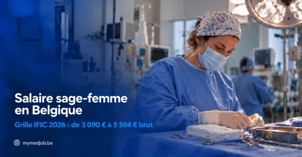Sage-femme en tenue de bloc dans une salle d'accouchement, illustration du salaire d'une sage-femme en Belgique en 2026